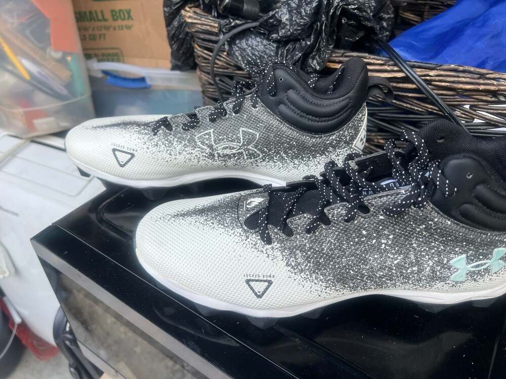 Under Armour Spotlight Franchise RM 2.0 Football Cleats